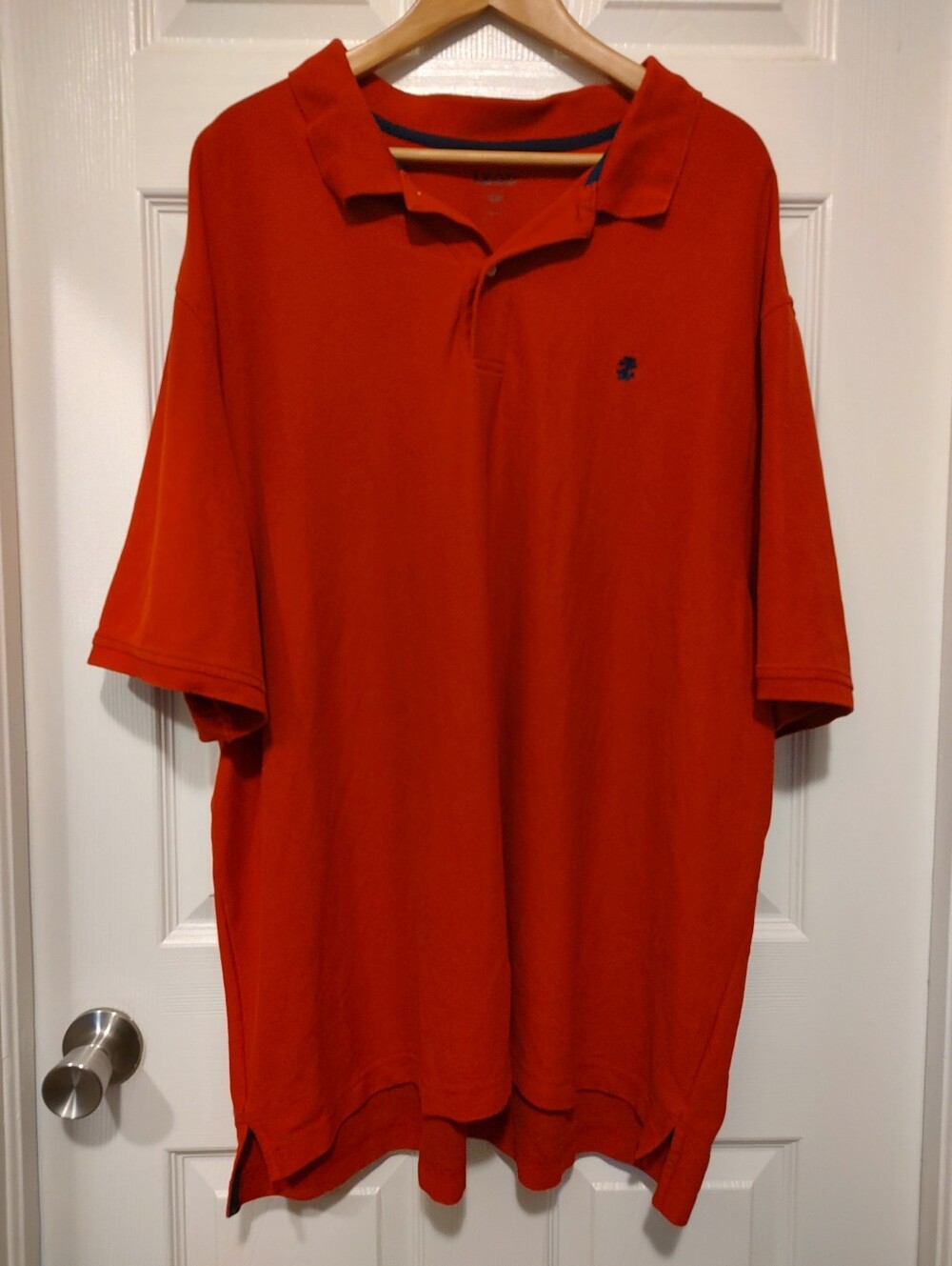 Izod Men's Red Polo Shirt - Classic Short-Sleeve